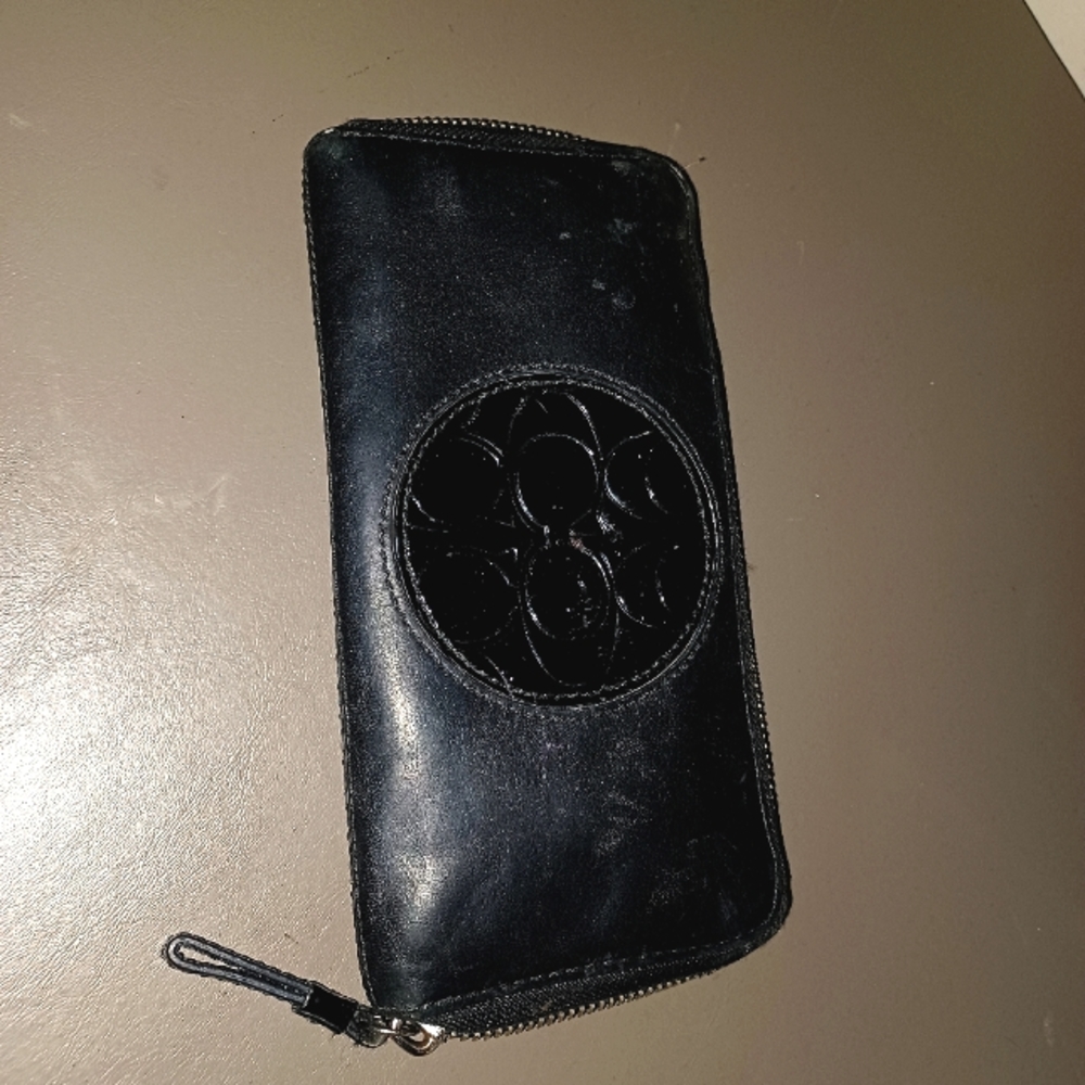 Coach wallet great condition lightly used